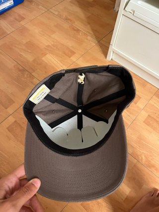 Gorra RH gris y dorada