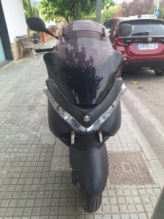 Suzuki Burgman 200 Executive Negra
