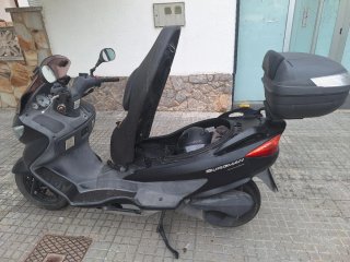 Suzuki Burgman 200 Executive Negra