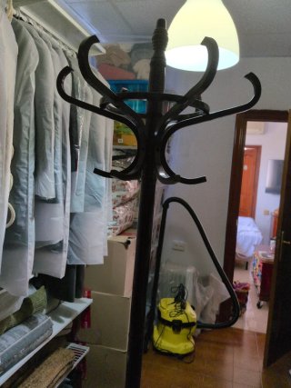 Perchero de diseño antiguo se puede desmontar.