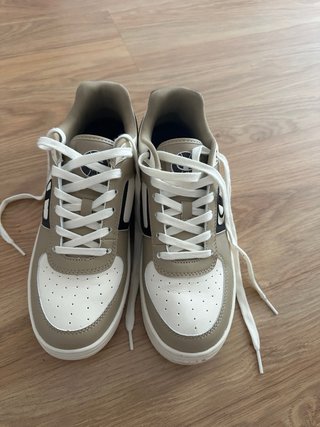 Zapatillas Champion Beige y Blancas Nuevas