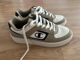 Zapatillas Champion Beige y Blancas Nuevas