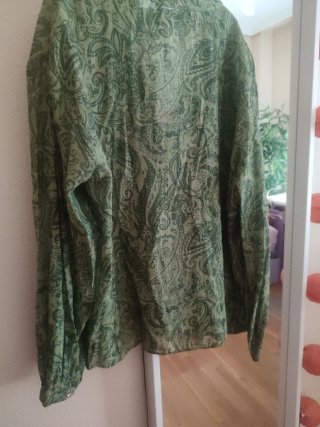 Blusa Zara verde estampada
