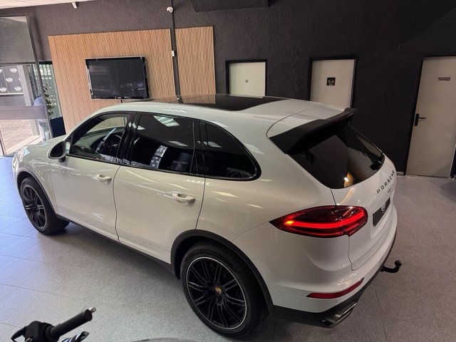 Porsche Cayenne 2016