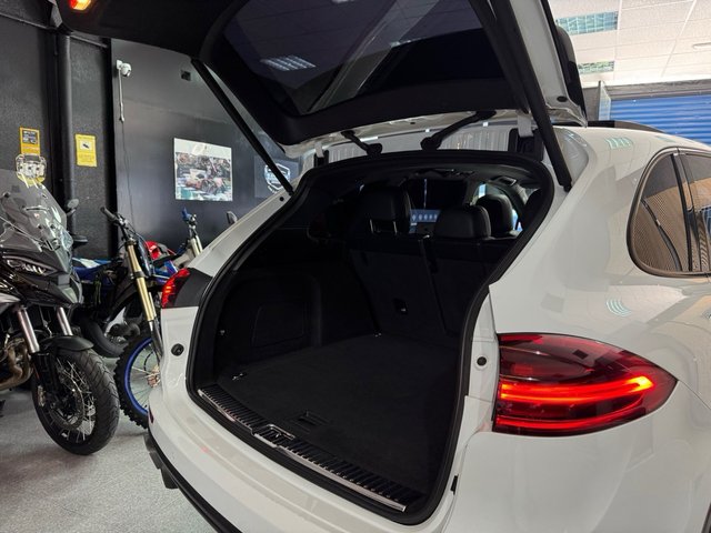 Porsche Cayenne 2016