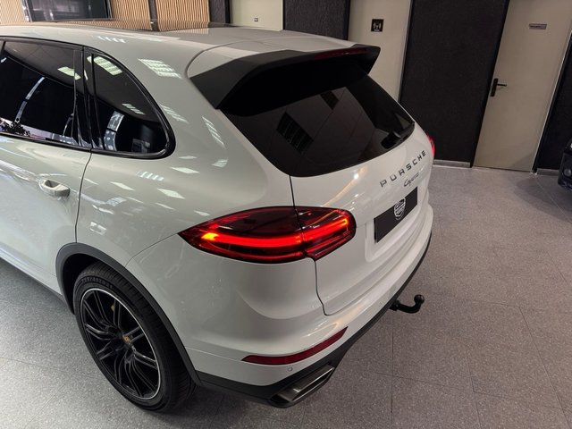 Porsche Cayenne 2016