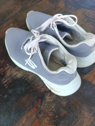 Zapatillas Skechers Gris y Rosa