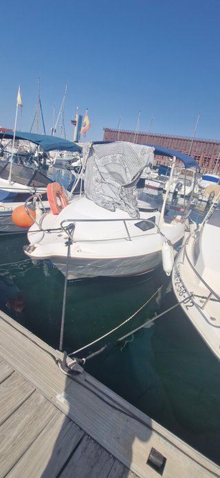 Barco quiksilver.