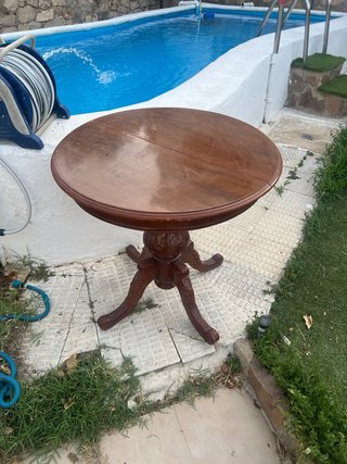 Mesa de comedor redonda de madera. 80x80