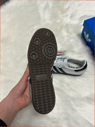 Adidas Samba con pedrería Talla 39