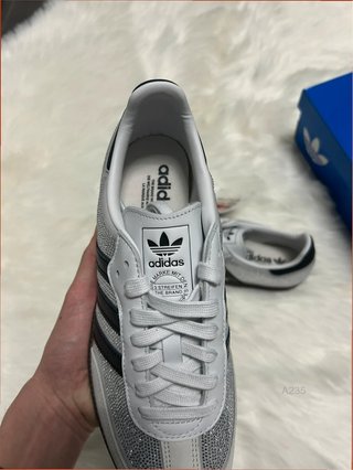 Adidas Samba con pedrería Talla 39