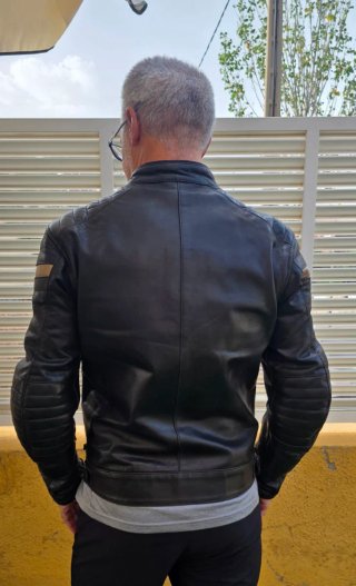 Chaqueta de piel Segura Negra