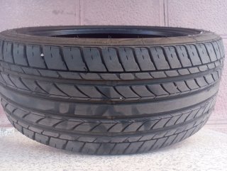 Neumático Nankang 215 40 R 17