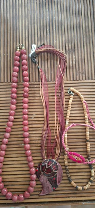Lote Collares Marrón y Rojo