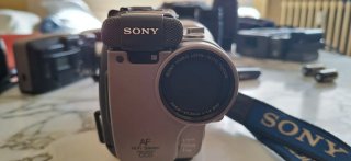 Sony Handycam Video Hi8 CCD-TR18E PAL