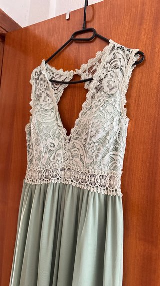 Vestido largo verde y blanco como nuevo