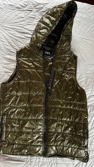 Chaleco  Zara acolchada verde M