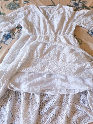 Vestito bianco estivo di pizzo