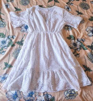 Vestito bianco estivo di pizzo