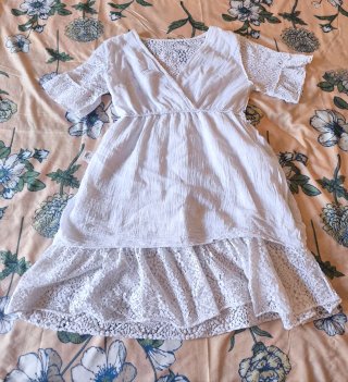 Vestito bianco estivo di pizzo