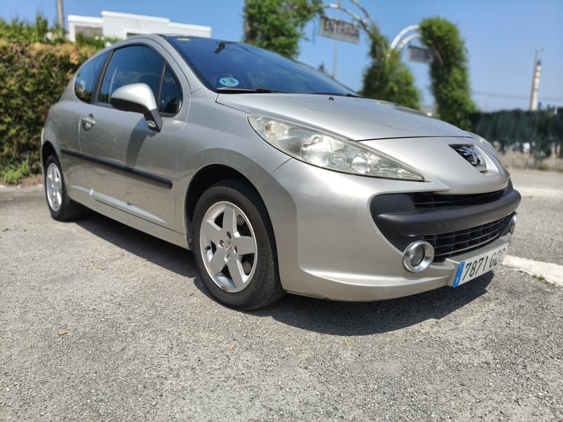 Peugeot 207 2008 - foto 1