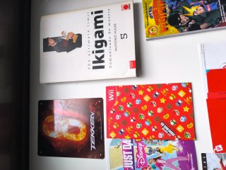 Regalo manuales y merchan