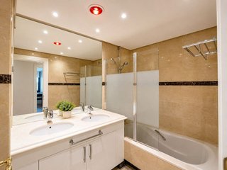Piso en alquiler en Los Naranjos - Las Brisas en Marbella