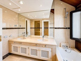 Piso en alquiler en Los Naranjos - Las Brisas en Marbella