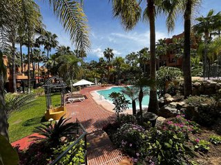 Piso en alquiler en Los Naranjos - Las Brisas en Marbella