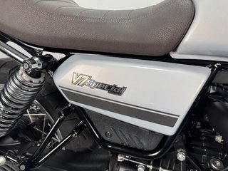 Moto Guzzi V7 Special 2023