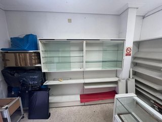 Local comercial en venta en Poligono Sur - La Oliva - Letanías en Sevilla