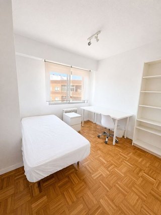 Piso en alquiler en Bellas Vistas en Madrid