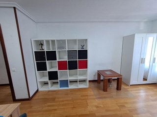 Piso en alquiler en Milán - Pumarín - Teatinos en Oviedo