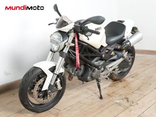 DUCATI MONSTER 696