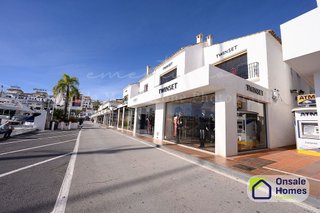 Piso en venta en Puerto Banús en Marbella