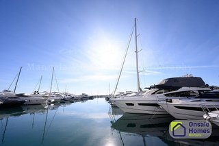 Piso en venta en Puerto Banús en Marbella
