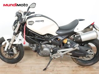DUCATI MONSTER 696
