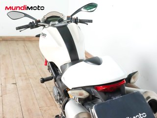 DUCATI MONSTER 696
