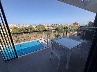 Piso en alquiler en Paus - Poligono San Blas en Alicante