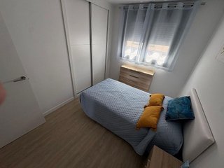 Piso en alquiler en Paus - Poligono San Blas en Alicante