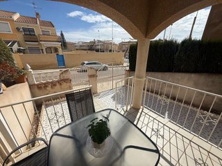Casa adosada en venta en Nueva Torrevieja - Aguas Nuevas en Torrevieja