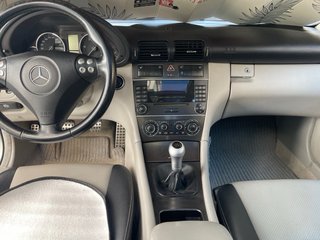 Coche Mercedes-Benz Clase C 2006