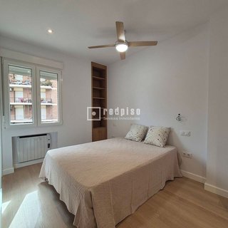 Piso en alquiler en Los Remedios en Sevilla