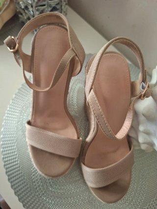 Sandali donna beige con zeppa