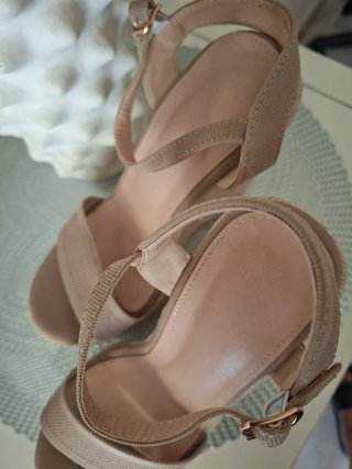 Sandali donna beige con zeppa
