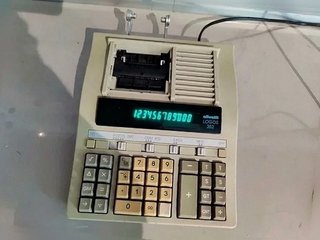 Calcolatrice Olivetti Logos 352 - Vintage Ufficio Retrò da Scrivania