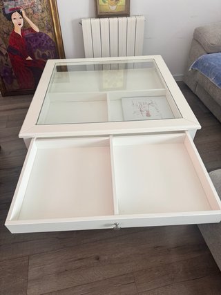 Mesa de centro de madera y cristal