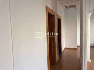 Local comercial en venta en Parque de la Paloma en Benalmádena