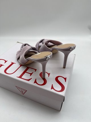 Sandalias Guess Daiva Moradas Tacon