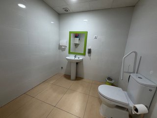 Local comercial en venta en Parque Oeste - Fuente Cisneros en Alcorcón
